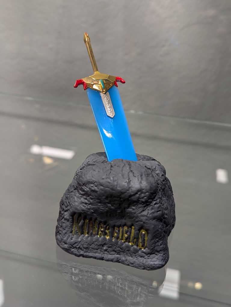 A figurine of the Moonlight Sword from King's Field.