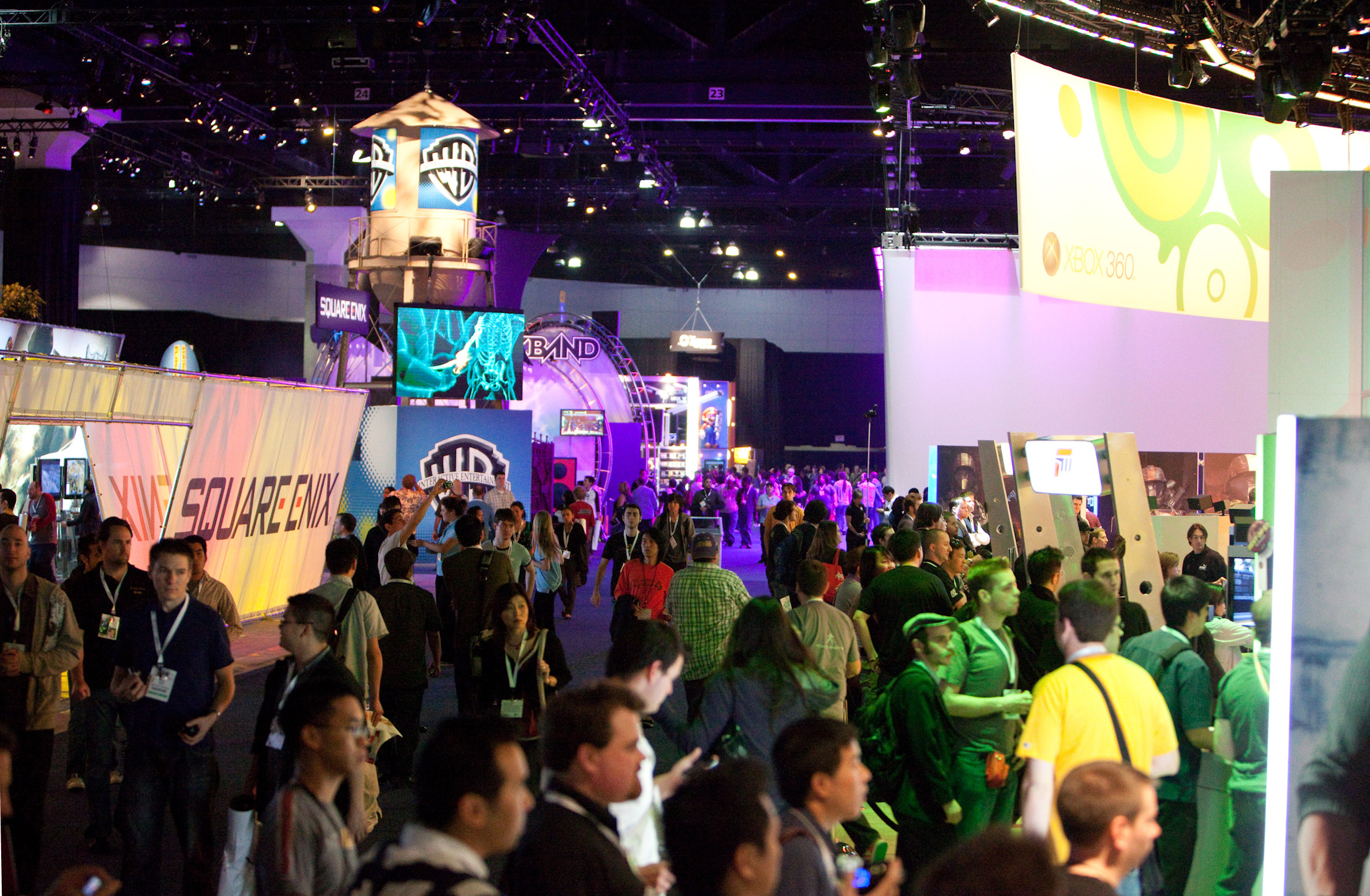 Library Highlight: Exploring E3 2009 through 1600 photos